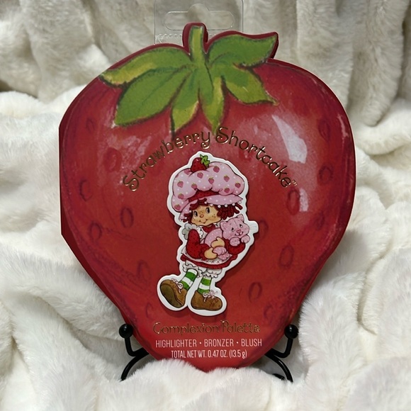 Taste Beauty Other - ❄️ New Strawberry Shortcake Complexion Palette